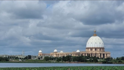 Basilica "Notre Dame de la Paix" città di Yamoussoukro COSTA D'AVORIO - STUDIO   BATTISTIN